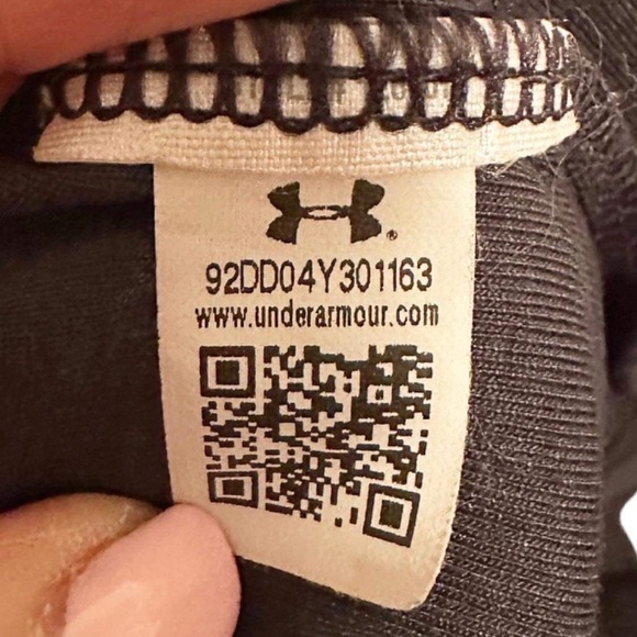 Under Armour Tank Top Workout Running Yoga Exercise Black Gray Camouflage Fitted - Picture 4 of 6